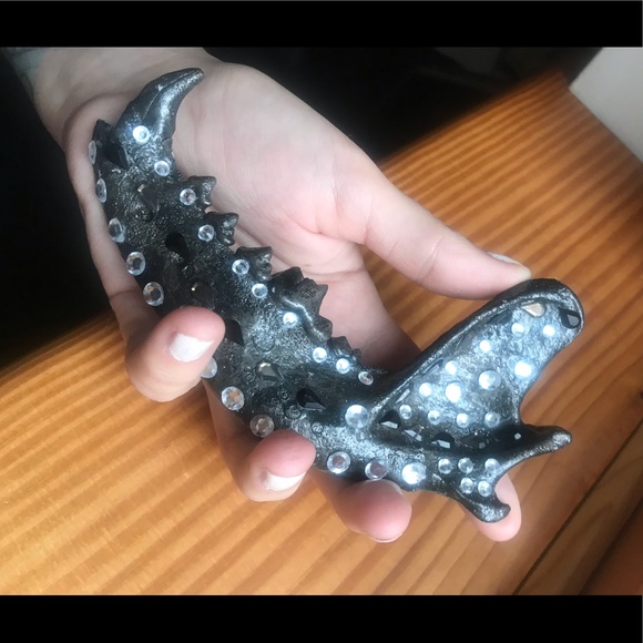 Jeweled jaw - Picture 3 of 5